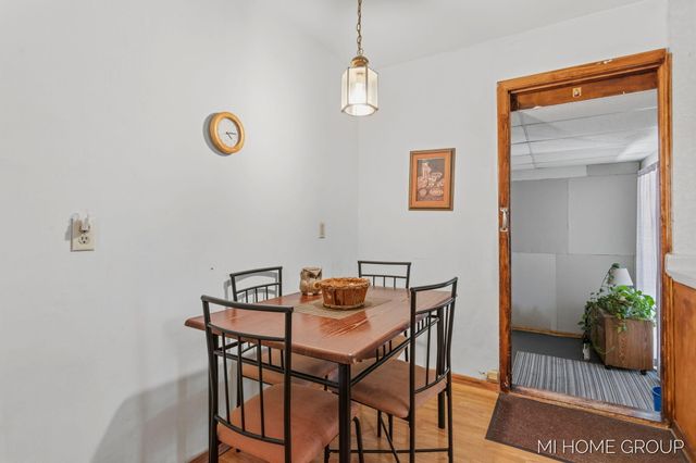 155 Burke Avenue, Holland Twp, MI 49424