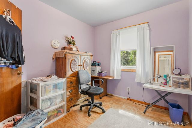 155 Burke Avenue, Holland Twp, MI 49424