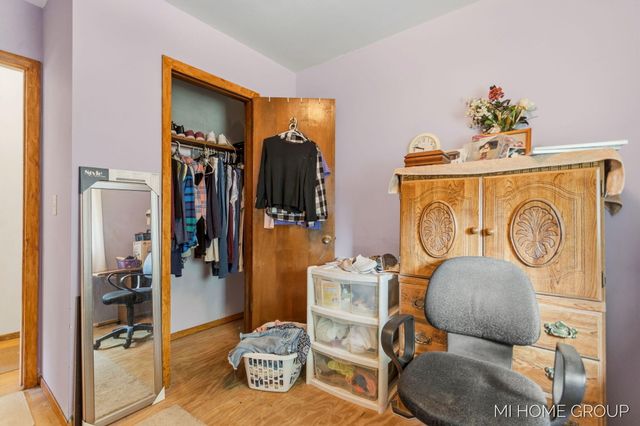 155 Burke Avenue, Holland Twp, MI 49424