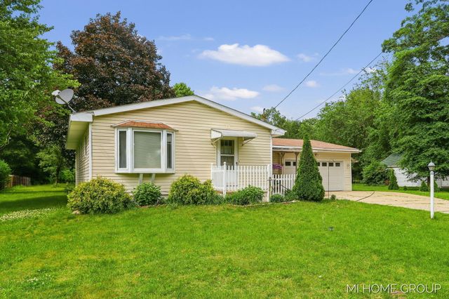 155 Burke Avenue, Holland Twp, MI 49424