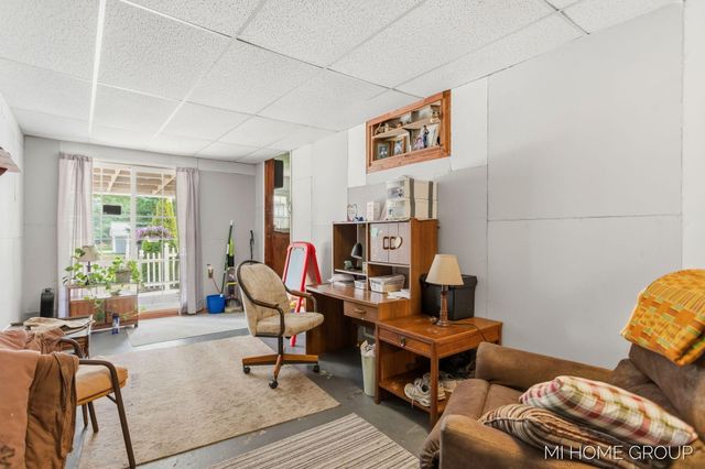 155 Burke Avenue, Holland Twp, MI 49424