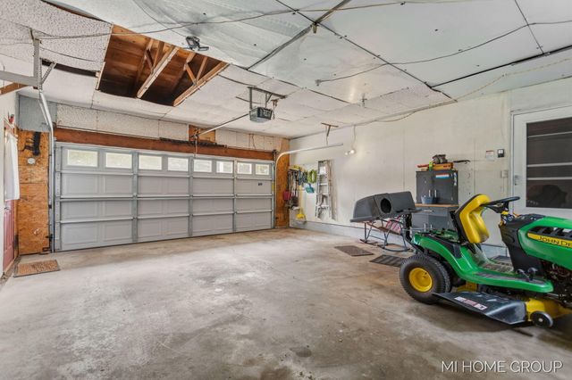 155 Burke Avenue, Holland Twp, MI 49424