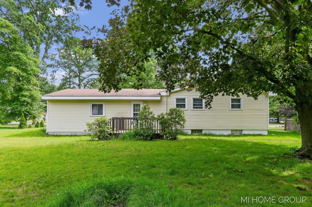 155 Burke Avenue, Holland Twp, MI 49424
