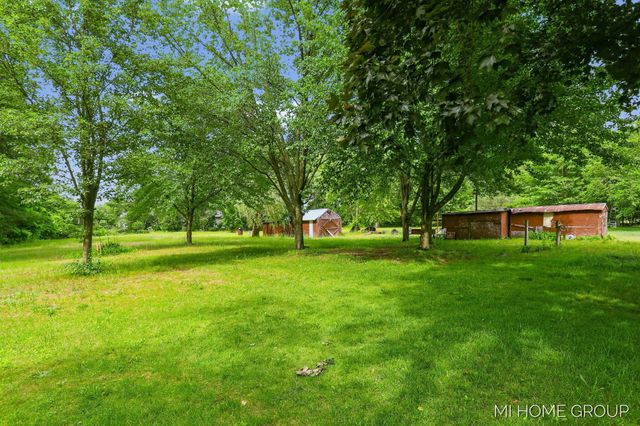 155 Burke Avenue, Holland Twp, MI 49424