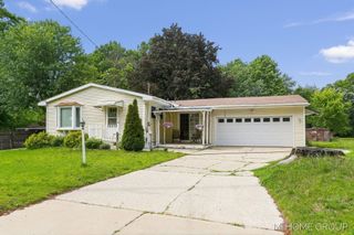 155 Burke Avenue, Holland Twp, MI 49424