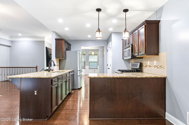 304 Hidden Falls Dr, Mt Washington, KY 40047