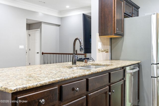 304 Hidden Falls Dr, Mt Washington, KY 40047