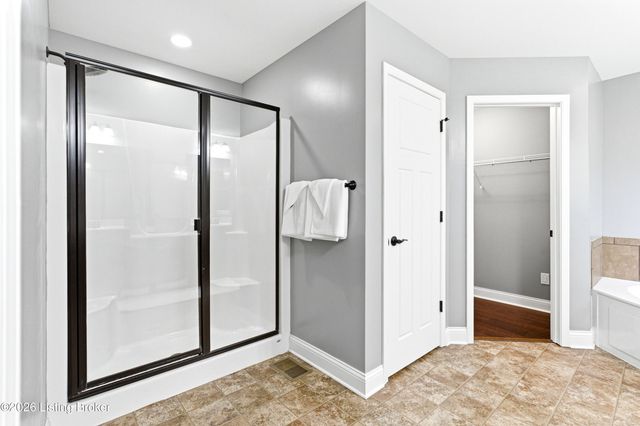 304 Hidden Falls Dr, Mt Washington, KY 40047