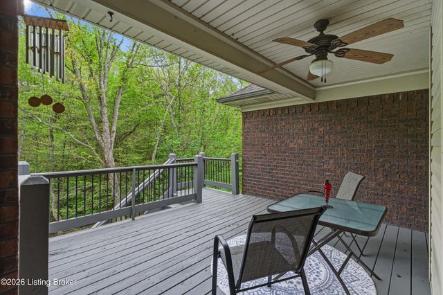 304 Hidden Falls Dr, Mt Washington, KY 40047