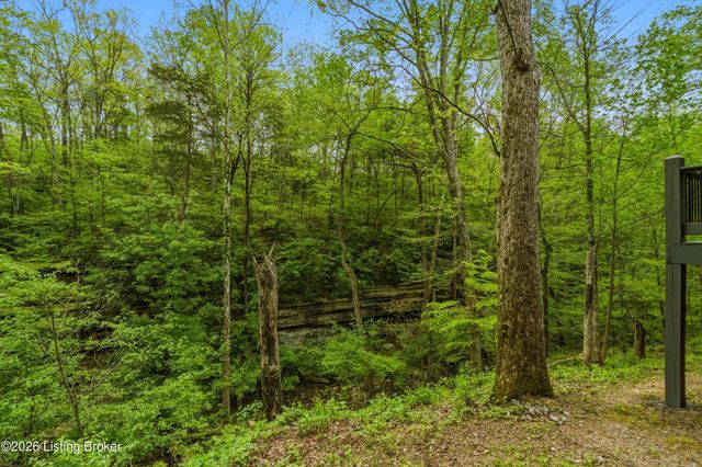 304 Hidden Falls Dr, Mt Washington, KY 40047