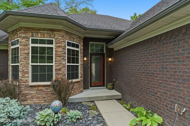 304 Hidden Falls Dr, Mt Washington, KY 40047
