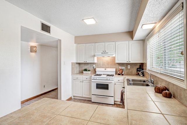 1357 Rio Rancho Boulevard SE APT D, Rio Rancho, NM 87124