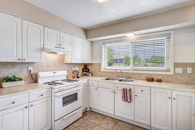1357 Rio Rancho Boulevard SE APT D, Rio Rancho, NM 87124