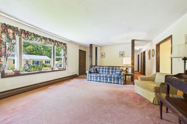 5 Barlow Ln, Mattapoisett, MA 02739