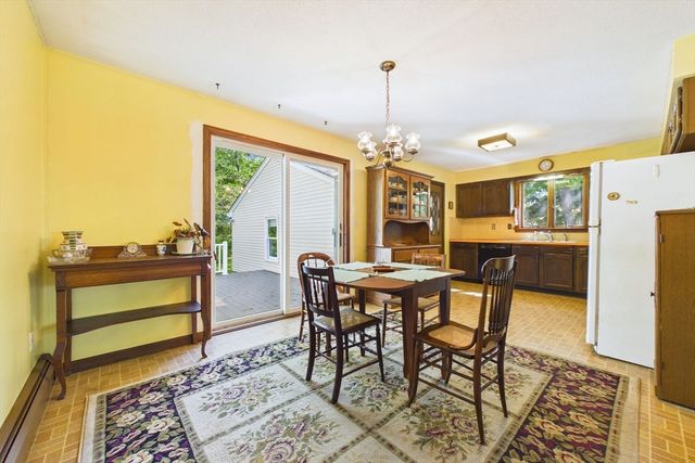 5 Barlow Ln, Mattapoisett, MA 02739