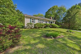 5 Barlow Ln, Mattapoisett, MA 02739