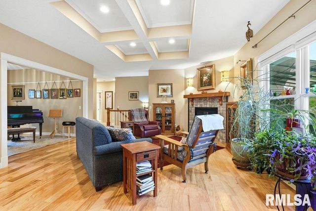 501 PRAIRIE MEADOWS Drive, Blue Grass, IA 52726