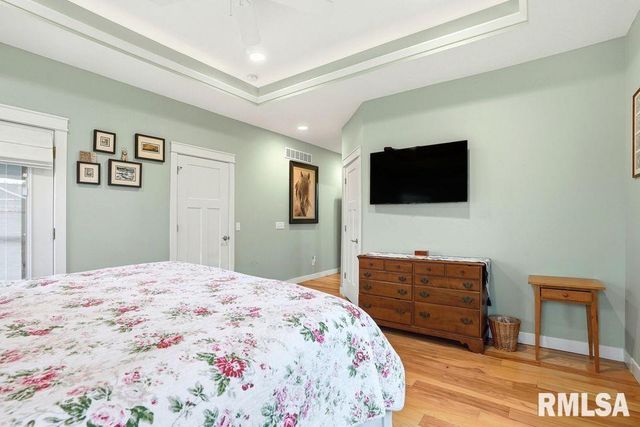 501 PRAIRIE MEADOWS Drive, Blue Grass, IA 52726