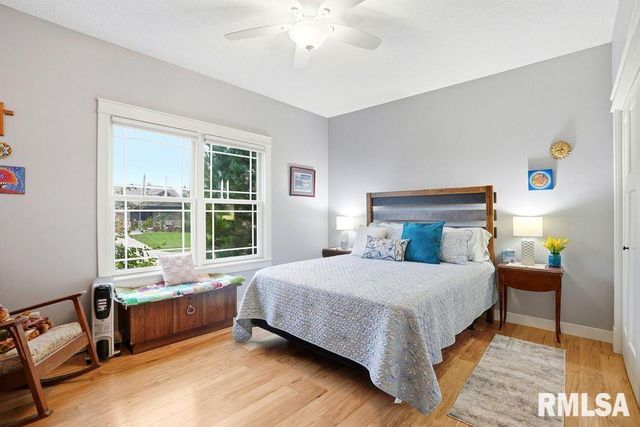 501 PRAIRIE MEADOWS Drive, Blue Grass, IA 52726