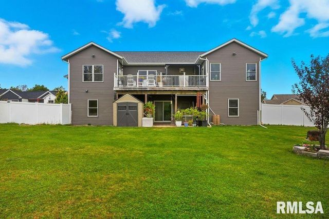 501 PRAIRIE MEADOWS Drive, Blue Grass, IA 52726