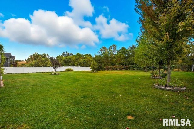 501 PRAIRIE MEADOWS Drive, Blue Grass, IA 52726