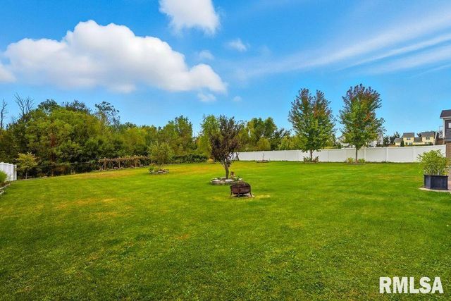 501 PRAIRIE MEADOWS Drive, Blue Grass, IA 52726