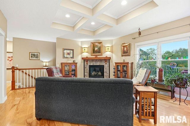 501 PRAIRIE MEADOWS Drive, Blue Grass, IA 52726