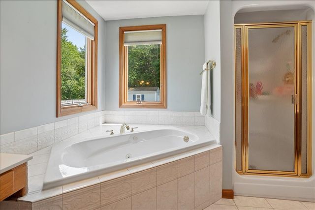 4 Gosselin Avenue, Hooksett, NH 03106
