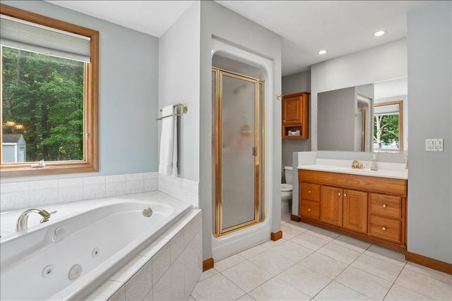 4 Gosselin Avenue, Hooksett, NH 03106