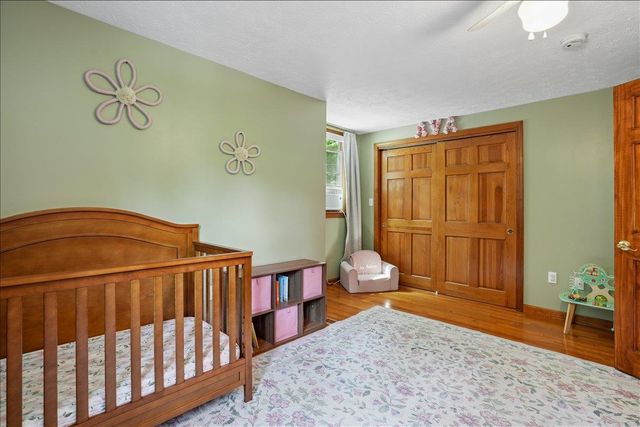 4 Gosselin Avenue, Hooksett, NH 03106
