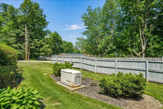 4 Gosselin Avenue, Hooksett, NH 03106