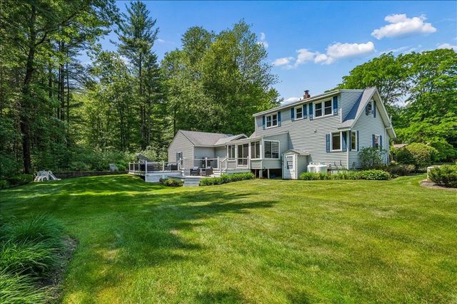 4 Gosselin Avenue, Hooksett, NH 03106