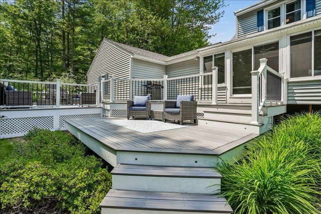 4 Gosselin Avenue, Hooksett, NH 03106