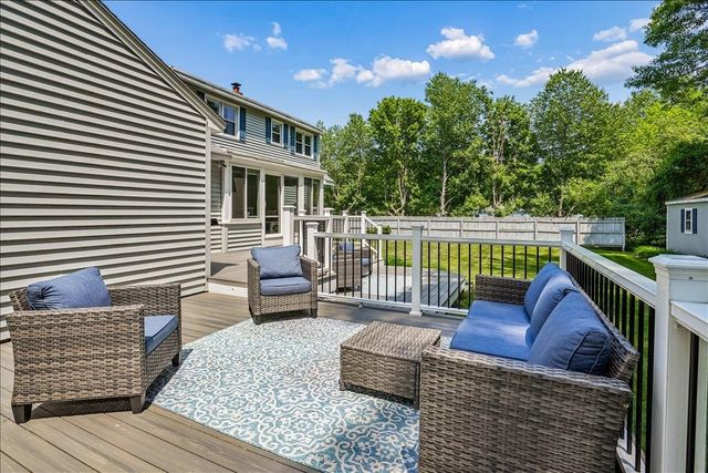 4 Gosselin Avenue, Hooksett, NH 03106