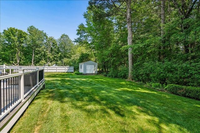 4 Gosselin Avenue, Hooksett, NH 03106