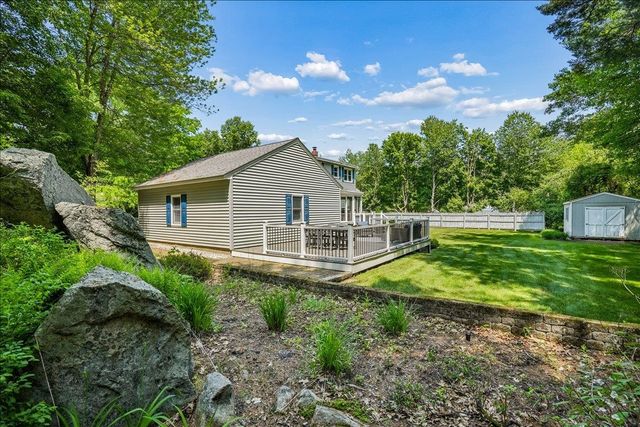 4 Gosselin Avenue, Hooksett, NH 03106