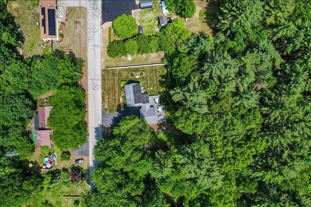 4 Gosselin Avenue, Hooksett, NH 03106