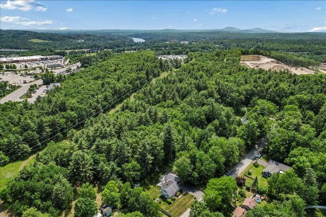 4 Gosselin Avenue, Hooksett, NH 03106