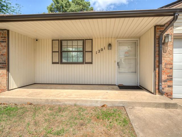 1201 NE 6th Street, Moore, OK 73160