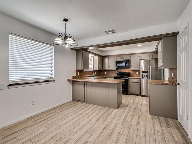 1201 NE 6th Street, Moore, OK 73160