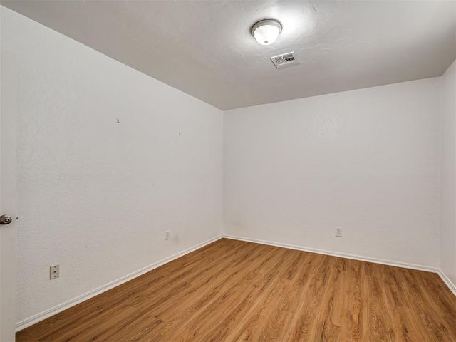 1201 NE 6th Street, Moore, OK 73160