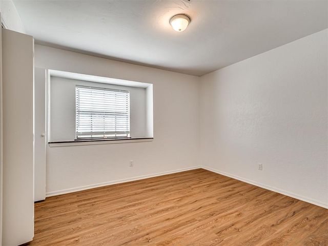 1201 NE 6th Street, Moore, OK 73160