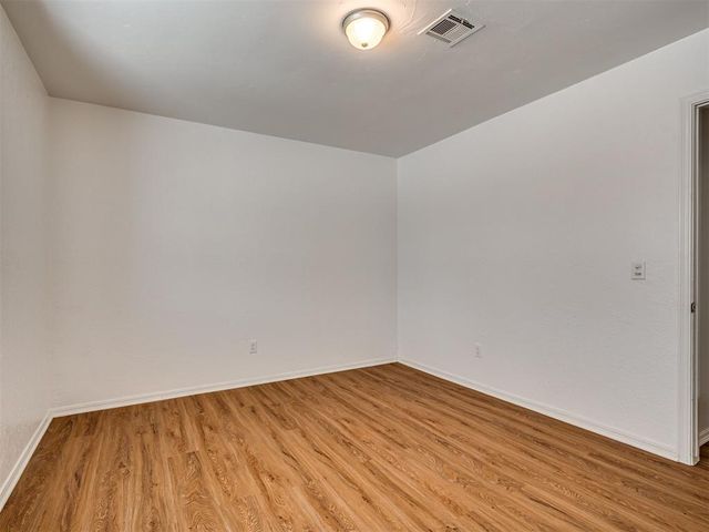 1201 NE 6th Street, Moore, OK 73160