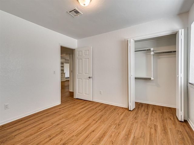 1201 NE 6th Street, Moore, OK 73160