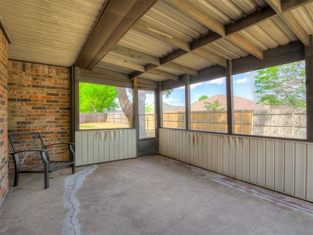 1201 NE 6th Street, Moore, OK 73160