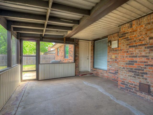1201 NE 6th Street, Moore, OK 73160