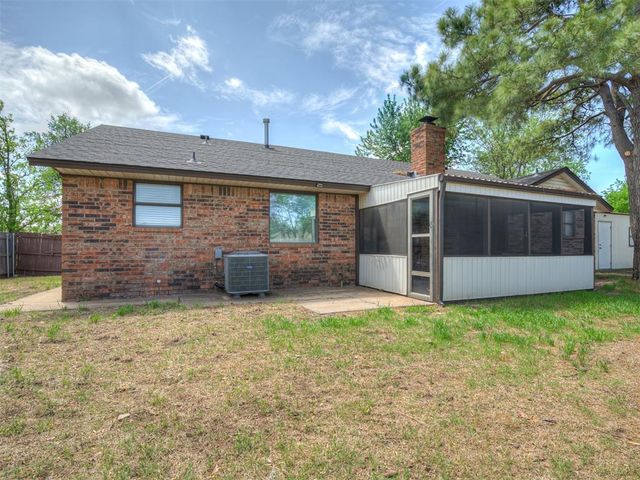 1201 NE 6th Street, Moore, OK 73160