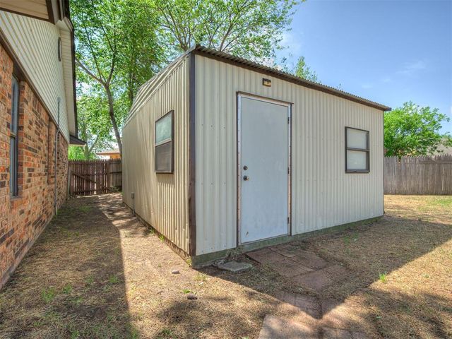 1201 NE 6th Street, Moore, OK 73160