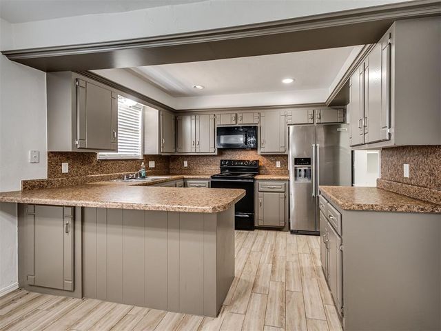 1201 NE 6th Street, Moore, OK 73160