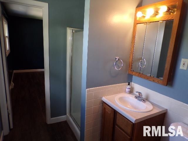 624 S 4TH Street, Eldridge, IA 52748